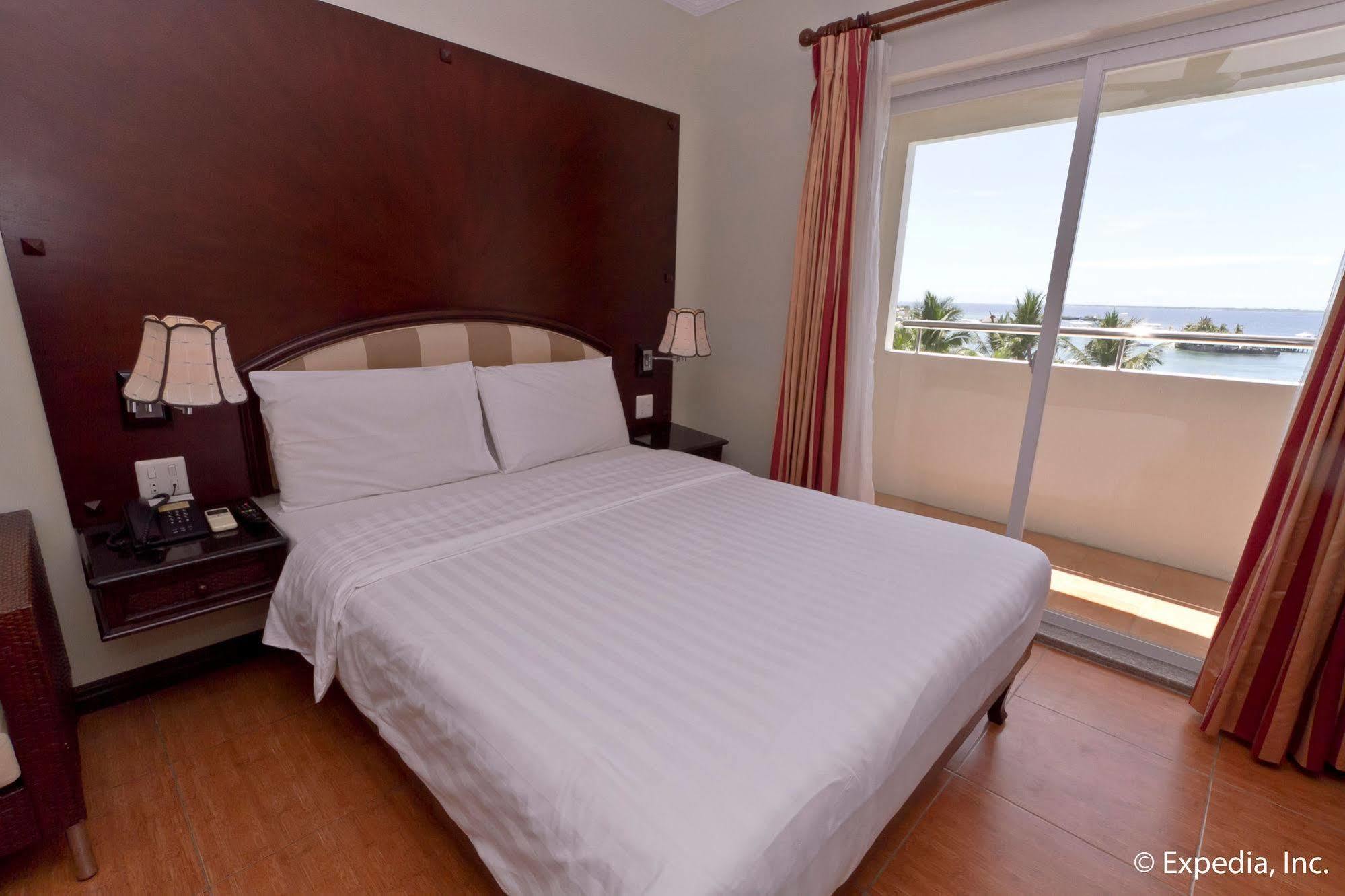 Egi Resort & Hotel Lapu-Lapu City Exterior photo